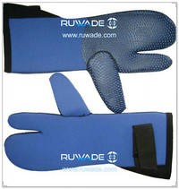 Three finger neoprene gloves for cold water scuba diving -001